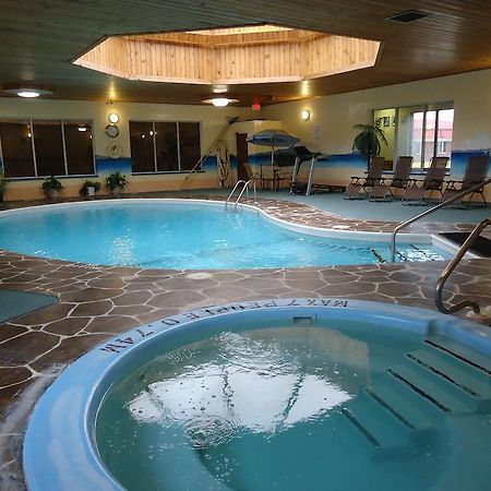 Canway Inn & Suites Dauphin Exteriör bild