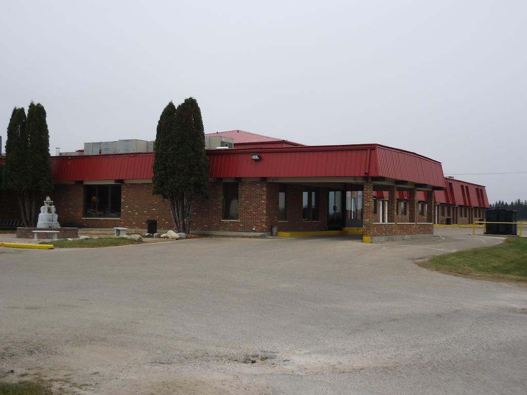 Canway Inn & Suites Dauphin Exteriör bild